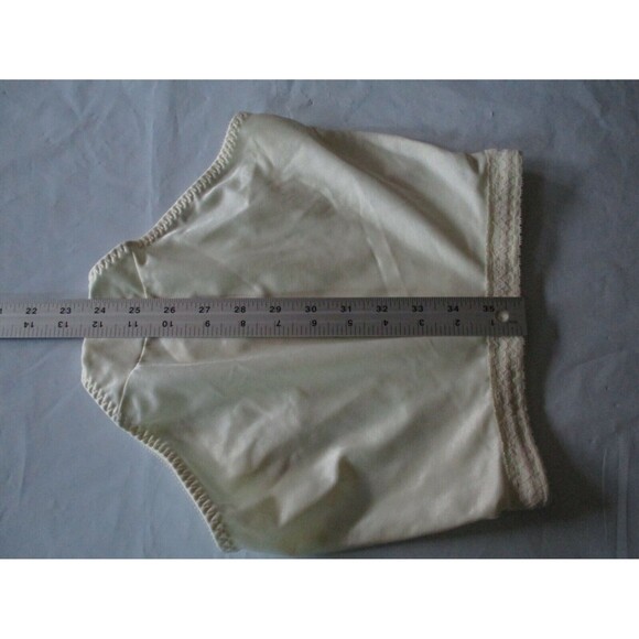 Bali body by bali Moderate Control Brief Style 9706 Size Medium - Picture 3 of 6